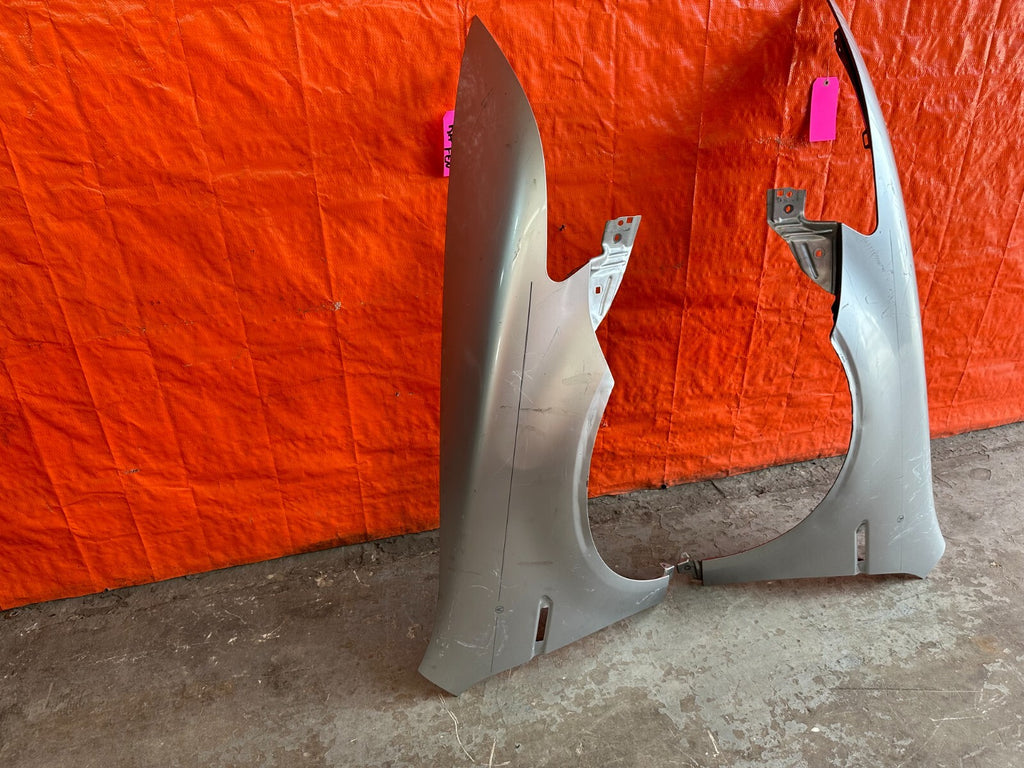 04 08 ACURA TL   LEFT AND RIGHT FENDERS   ROLLED   MIAMI LOCAL PICK UP ONLY! OEM11