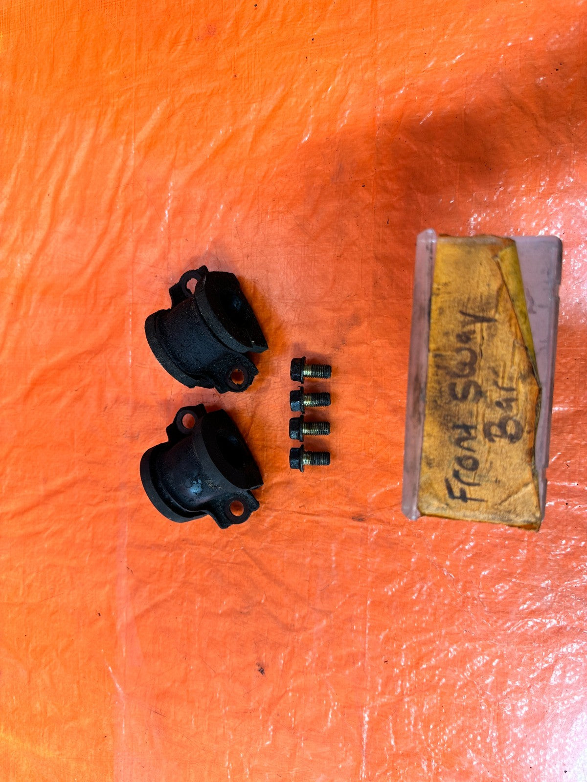 04 08 ACURA TSX   FRONT SWAY BAR BUSHINGS AND BRACKETS   OEM FACTORY #3120