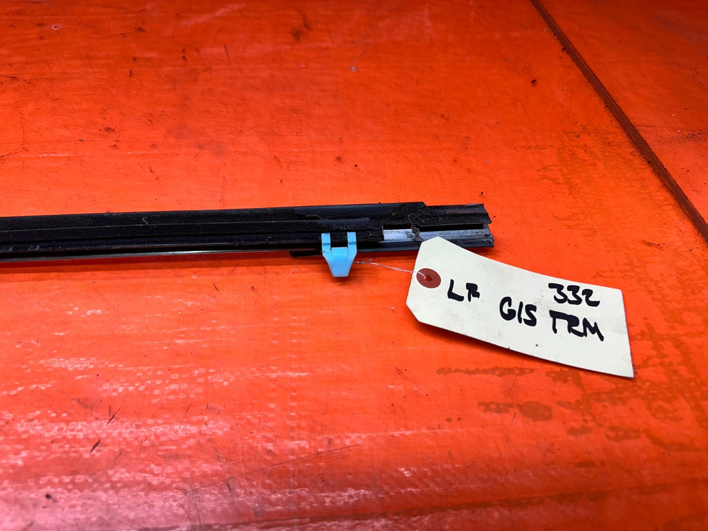 92 96 HONDA PRELUDE LEFT DRIVER DOOR GLASS TRIM OEM #3329