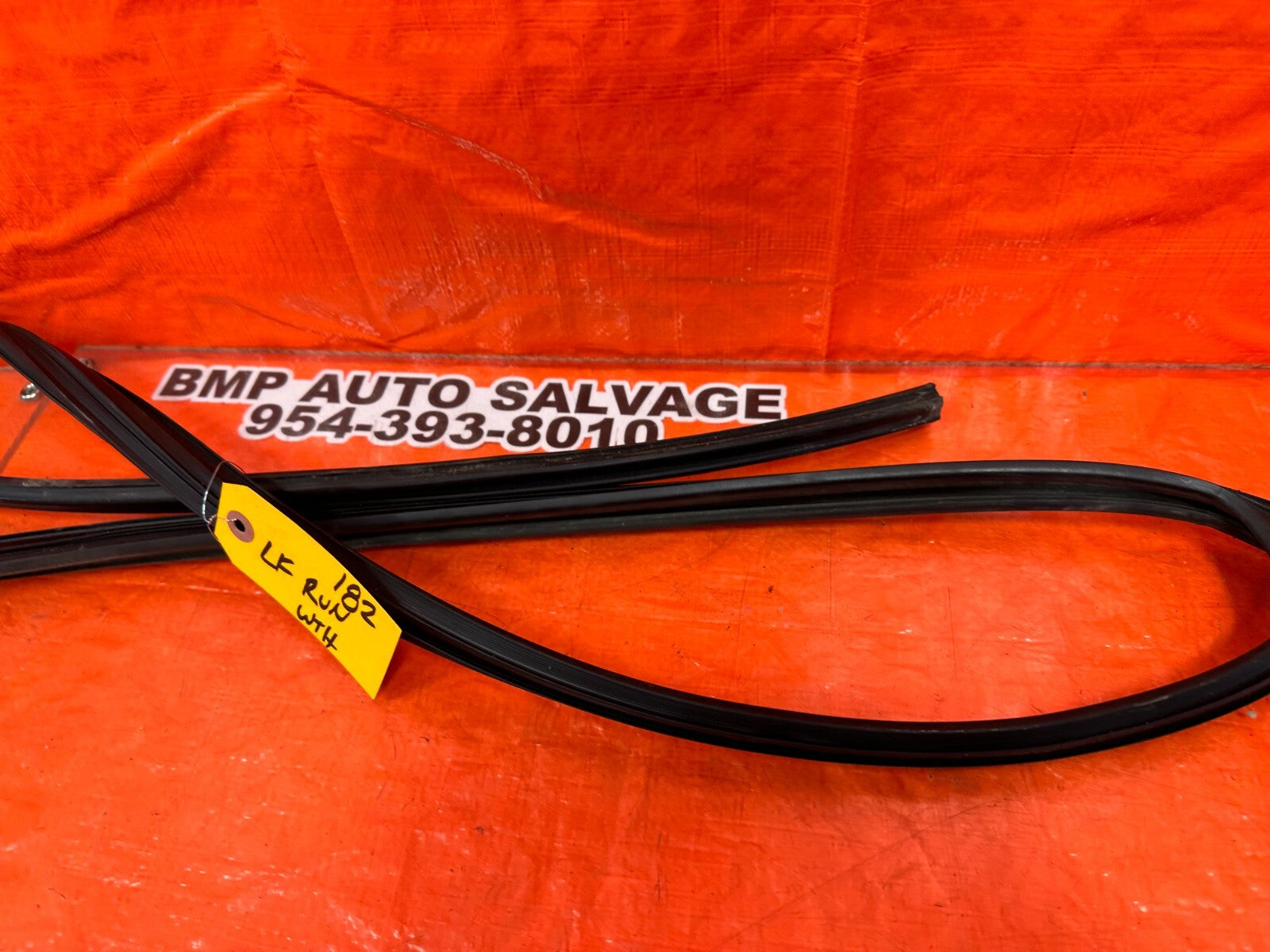 15 21 SUBARU WRX & STI PASSENGER RIGHT REAR WINDOW GLASS RUN CHANNEL   OEM #1825