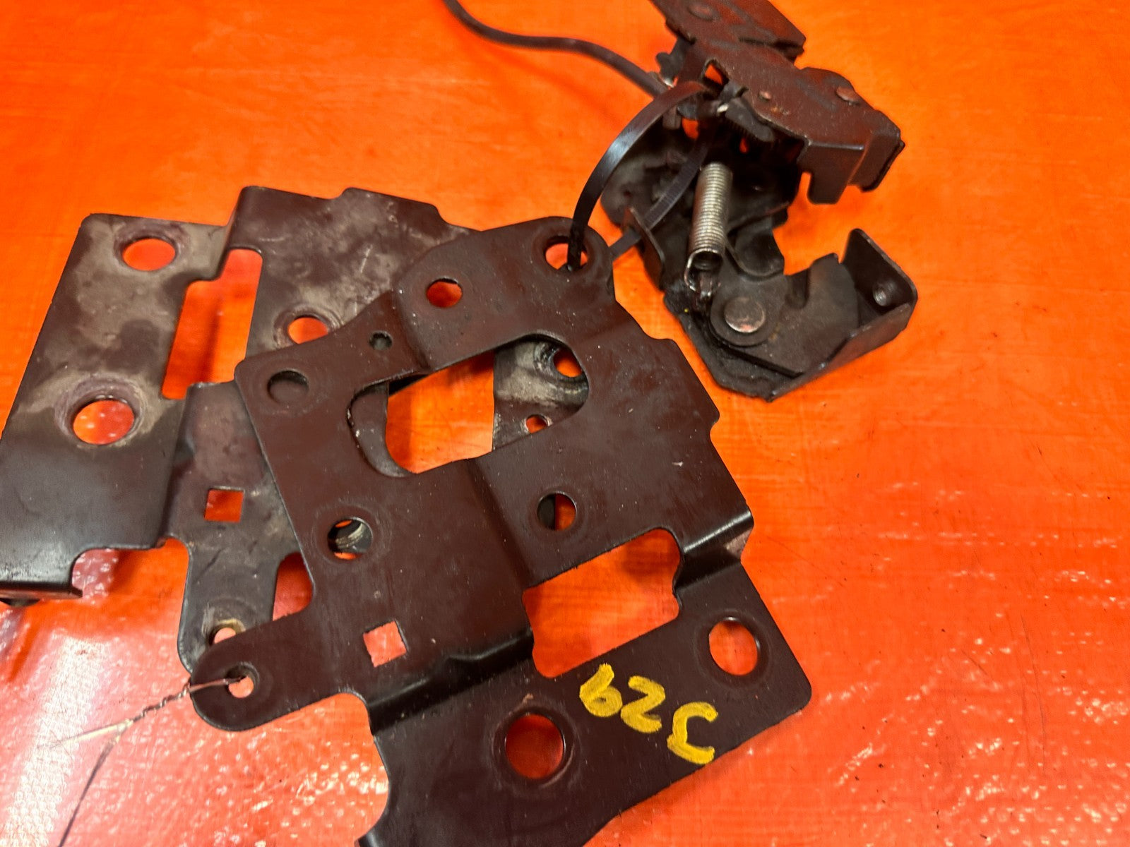 08 15 INFINITI G37 Q60 FRONT HOOD LATCH LOCK CATCHES LEFT RIGHT SET OEM #3293