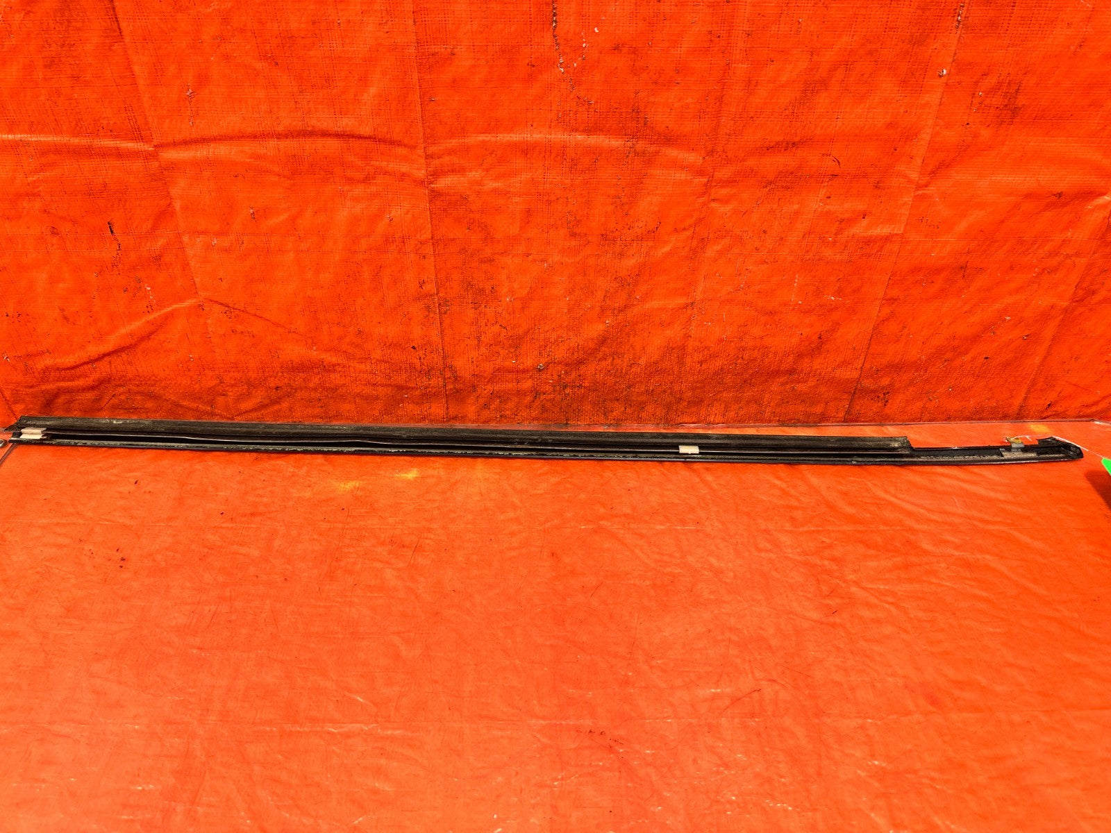 90 91 HONDA CIVIC HATCHBACK   DRIVER LEFT EXTERIOR WINDOW GLASS TRIM   OEM 3175