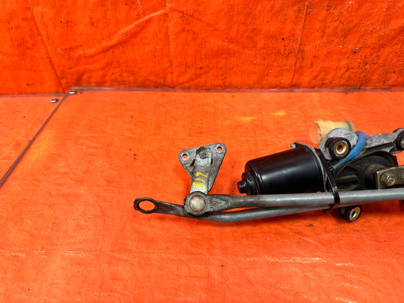 90 91 HONDA CIVIC HATCHBACK   WINDSHIELD WIPER MOTOR W/ LINKAGE   OEM 3173