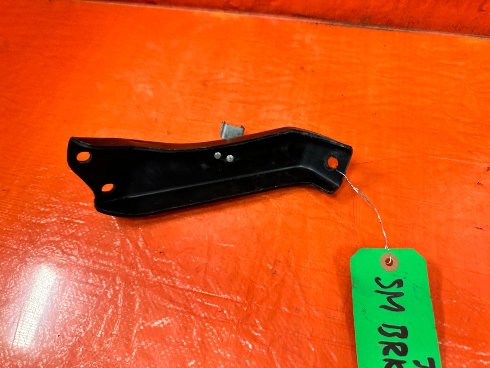90 91 HONDA CIVIC HATCHBACK   D15B2 INTAKE MANIFOLD TO ENGINE BLOCK BRACKET OEM2