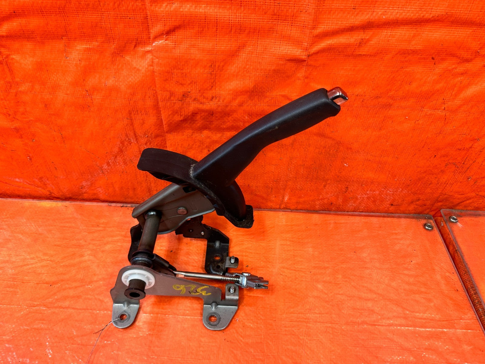 13 16 HYUNDAI GENESIS COUPE   LEATHER EMERGENCY PARKING BRAKE HANDLE OEM #3260
