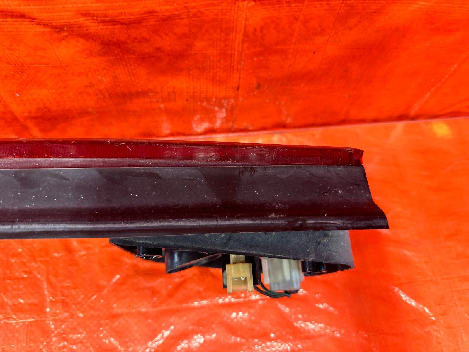 88 89 HONDA CRX   CENTER TAIL LIGHT MIDDLE TAIL LAMP   OEM FACTORY #27718