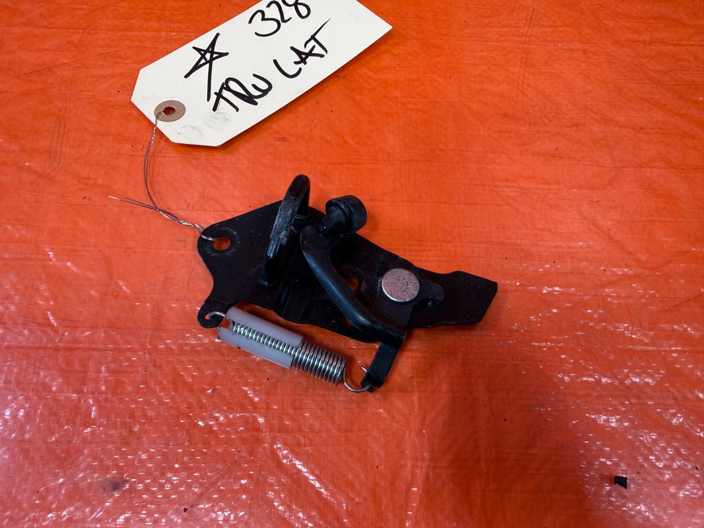 08 15 INFINITI G37 & Q60    2D COUPE   TRUNK STRIKER HOOK LATCH LOCK   OEM #3282
