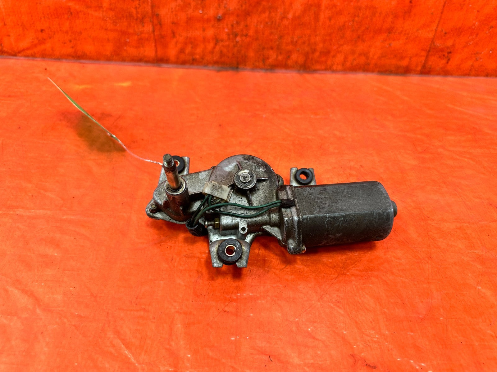 90 91 HONDA CIVIC HATCHBACK   REAR HATCHBACK TAIL GATE WIPER MOTOR   OEM 3171