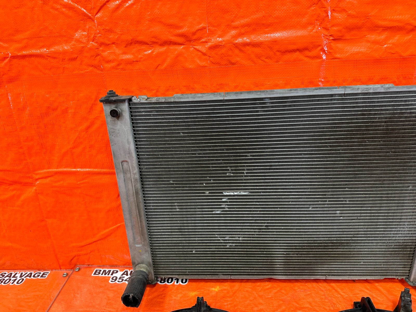 08 15 INFINITI G37 & Q60   6 SPEED MANUAL ONLY   RADIATOR W/ BOTH FANS OEM #2487