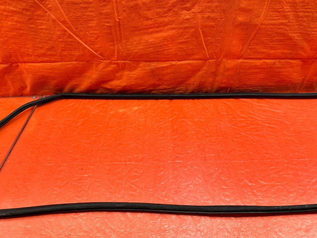 08 12 HONDA ACCORD SEDAN RIGHT FRONT DOOR WEATHER STRIP TRIM SEAL OEM #2395