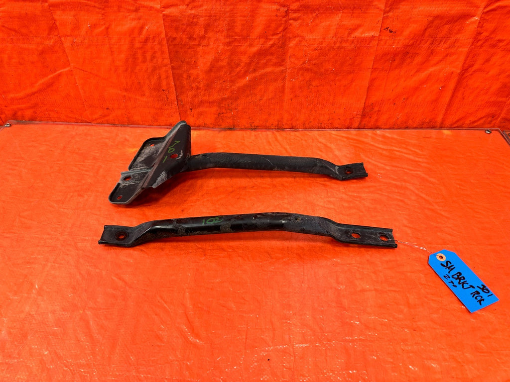 97 01 HONDA CR V CRV   BRACKET SET   OEM #3010