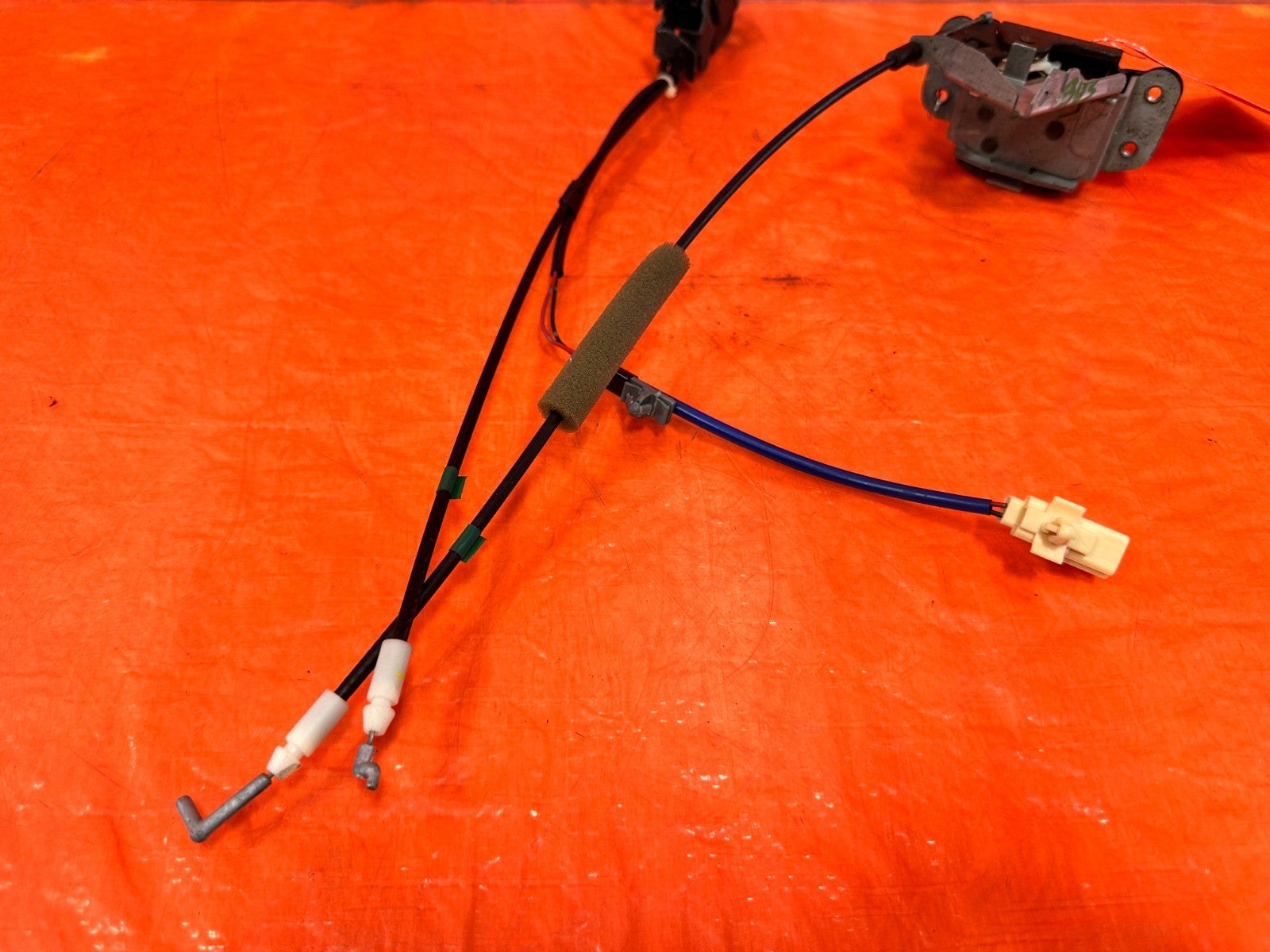 04 11 MAZDA RX8 RX 8   PASSENGER RIGHT REAR DOOR LOCK ACTUATOR LATCH   OEM 3033