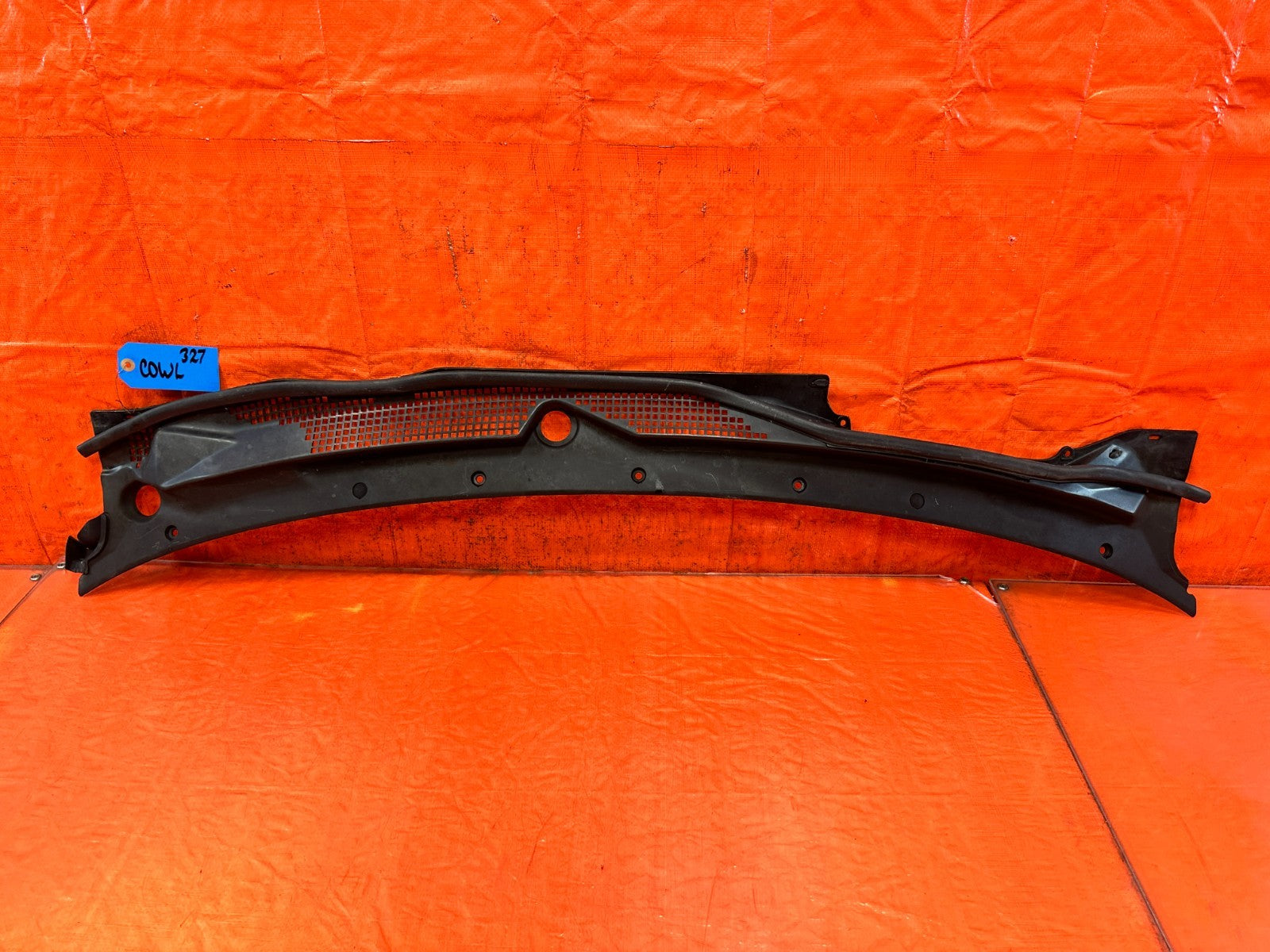 92 95 HONDA CIVIC   WINDSHIELD WIPER COWL TRIM PLASTIC   OEM FACTORY OE #3270