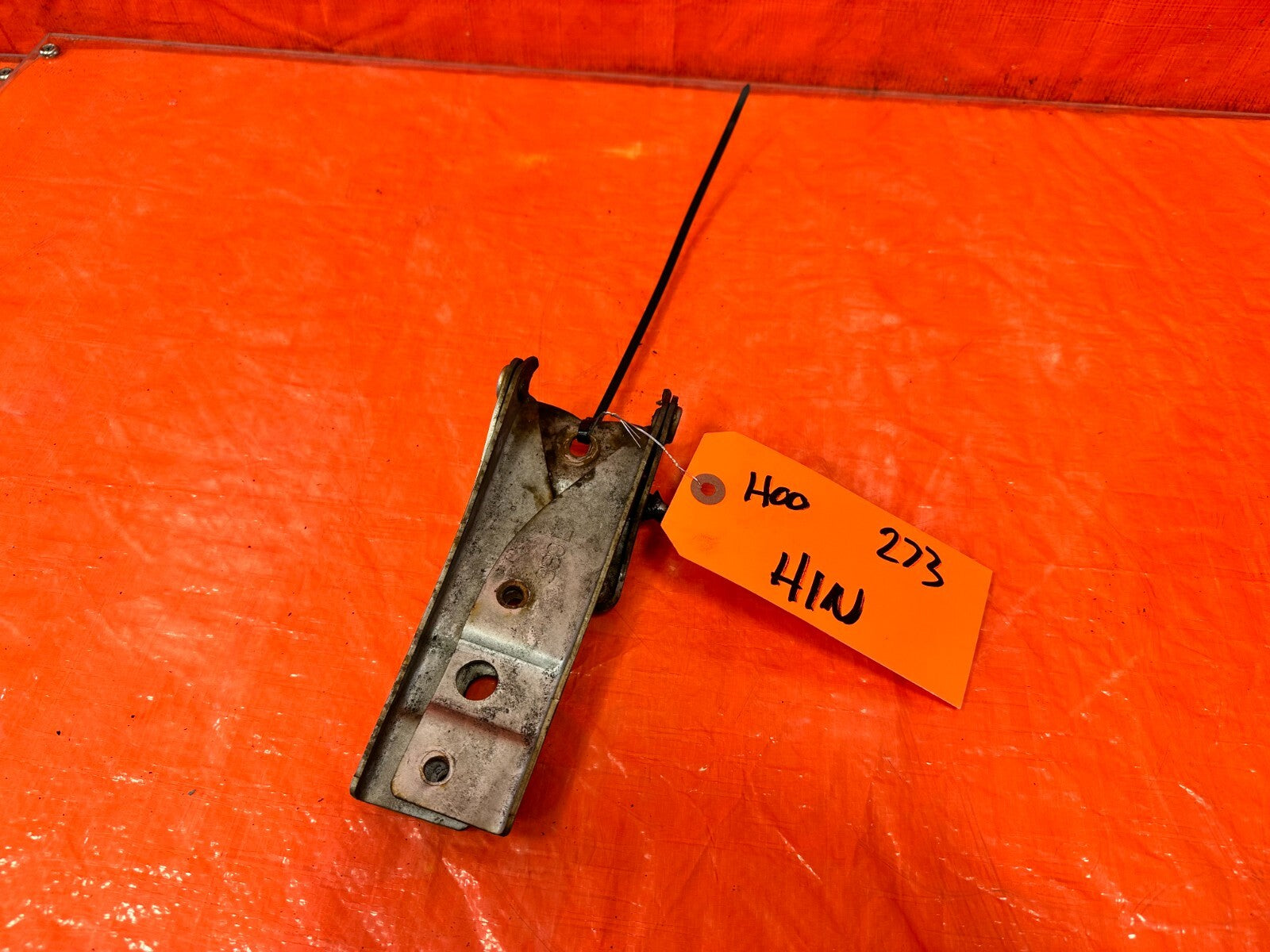 92 96 HONDA PRELUDE   LEFT & RIGHT HOOD HINGES   OEM FACTORY #2730