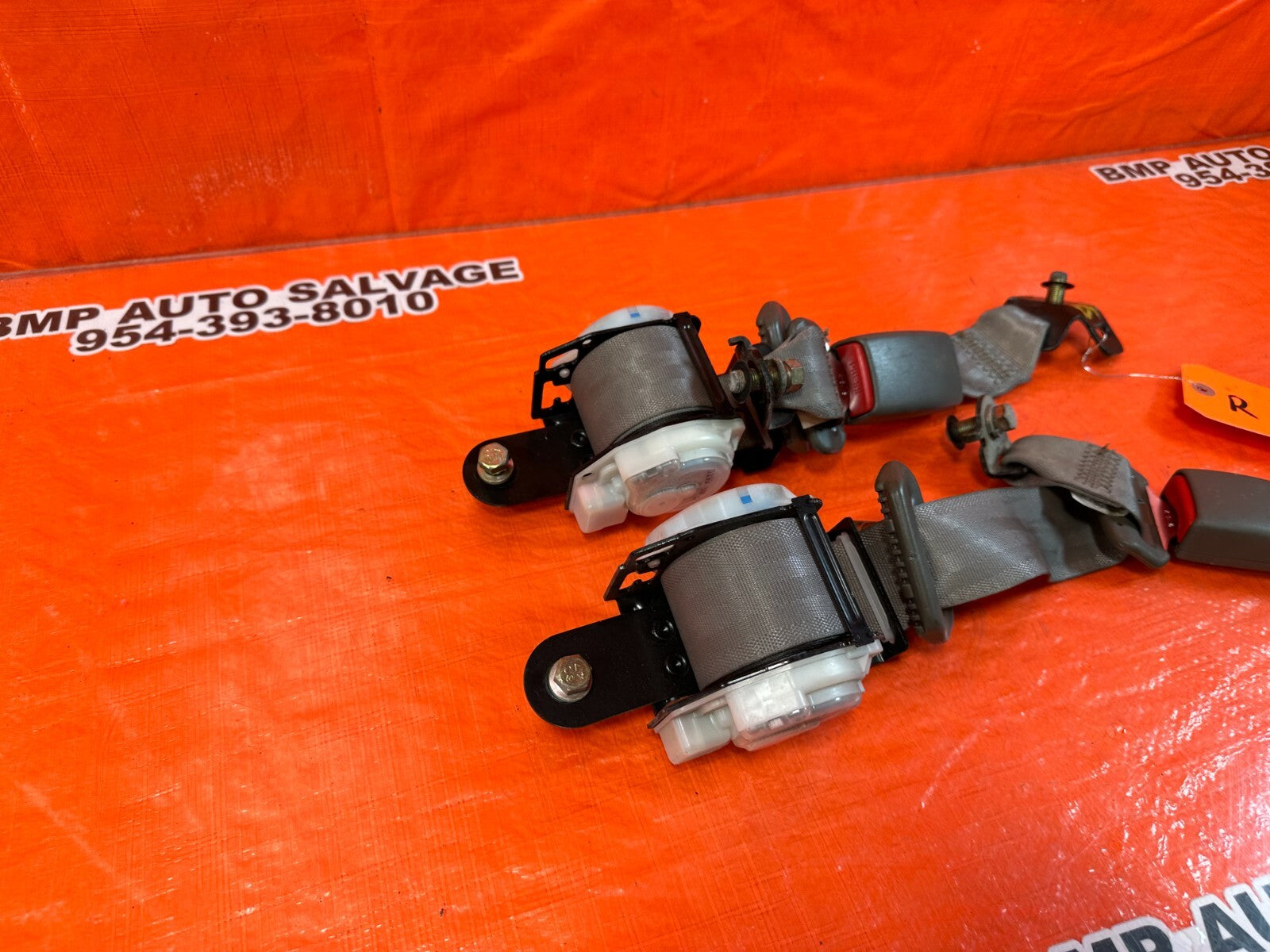02 06 ACURA RSX TYPE S & BASE   REAR SEAT BELT SET LEFT RIGHT TAN GRAY OEM #2545