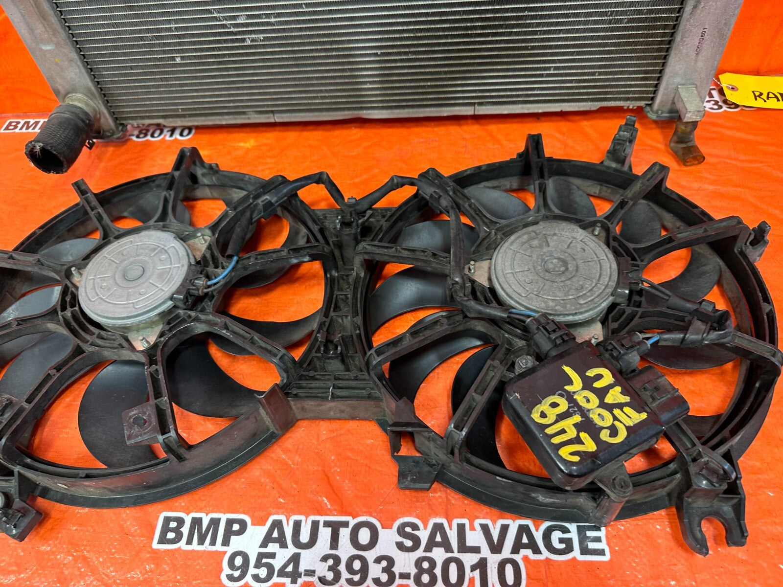 08 15 INFINITI G37 & Q60   6 SPEED MANUAL ONLY   RADIATOR W/ BOTH FANS OEM #24810