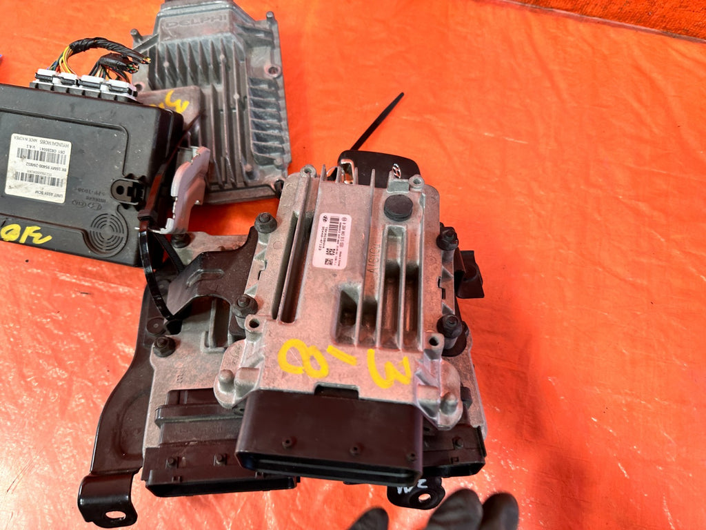 14 16 HYUNDAI GENESIS COUPE 3.8L   AUTOMATIC ECU W/ KEY BCM TCM   100% COMPLETE13