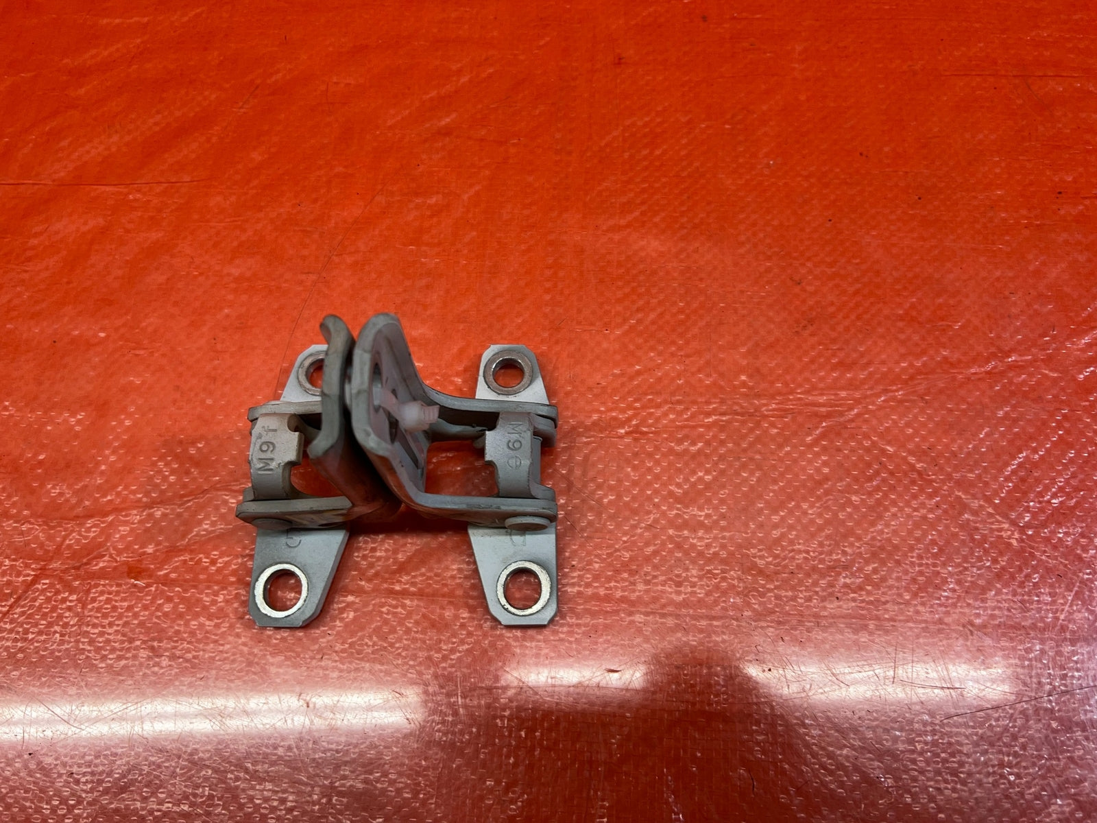 08 15 LANCER EVOLUTION X EVO 10   DOOR HINGE SET UPPER & LOWER RIGHT FRONT 2171