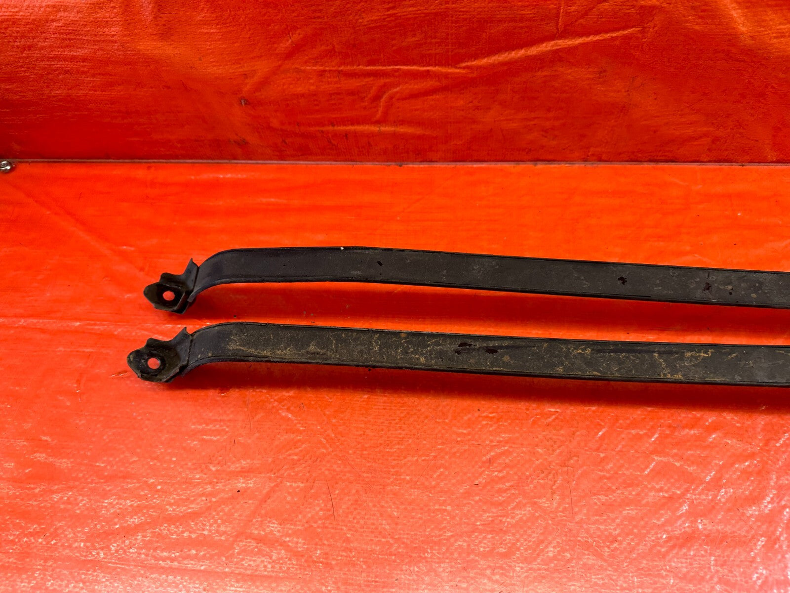 94 01 ACURA INTEGRA   GASOLINE GAS FUEL TANK STRAP SET STRAPS SUPPORTS   OEM 2264