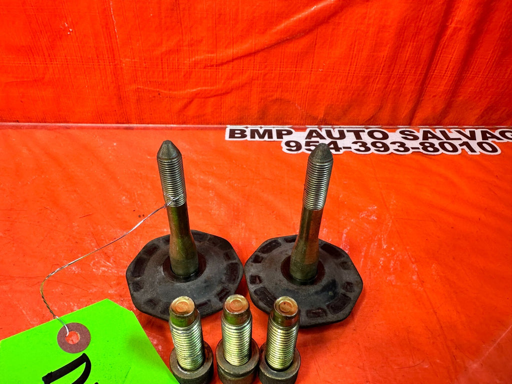 02 10 LEXUS SC430   DFIDDERENTIAL DIFF CARRIER PUMPKIN BOLTS   OEM FACTORY #2616
