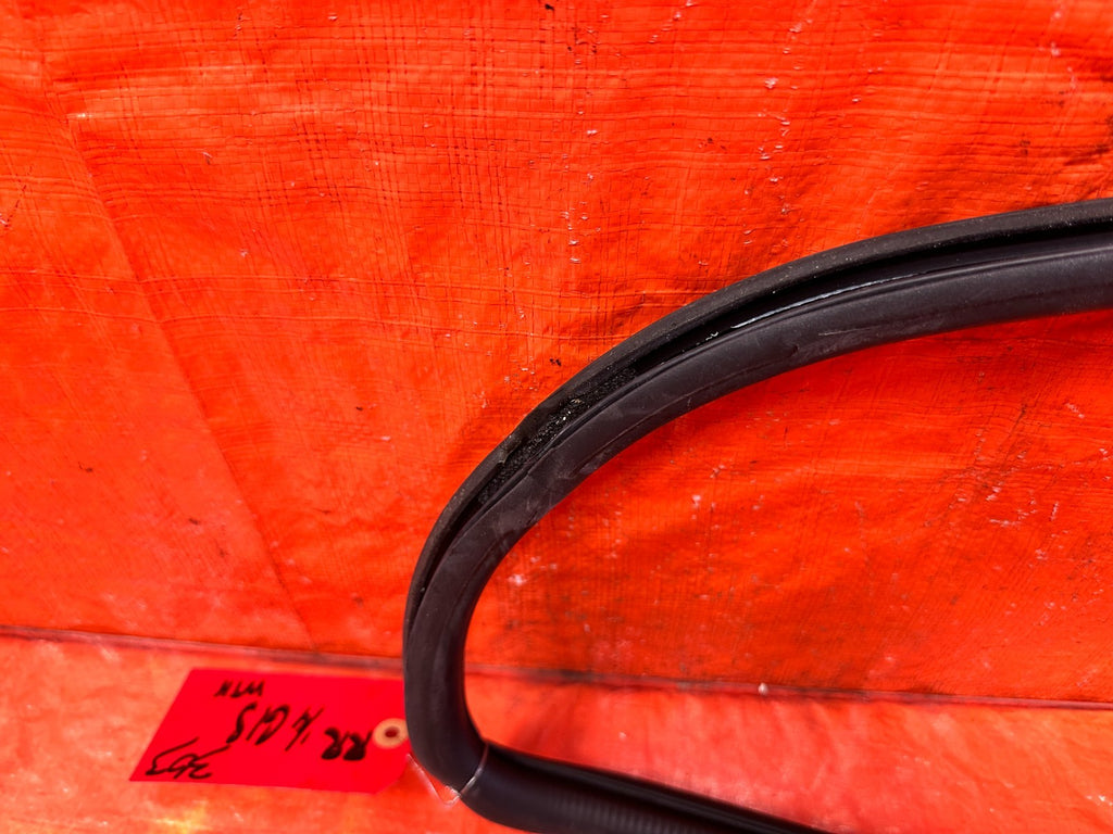 09-11 MAZDA RX8 RX-8 -PASSENGER RIGHT REAR GLASS WEATHER STRIP - OEM #3037