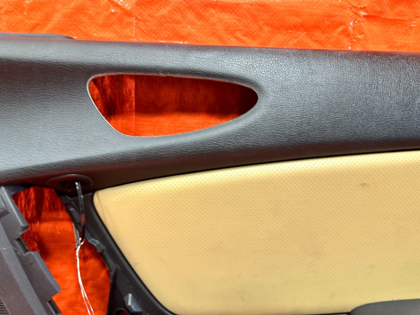 07 11 MAZDA RX8 RX 8   PASSENGER RIGHT DOOR PANEL TRIM CARD   BLACK TAN OEM 3038