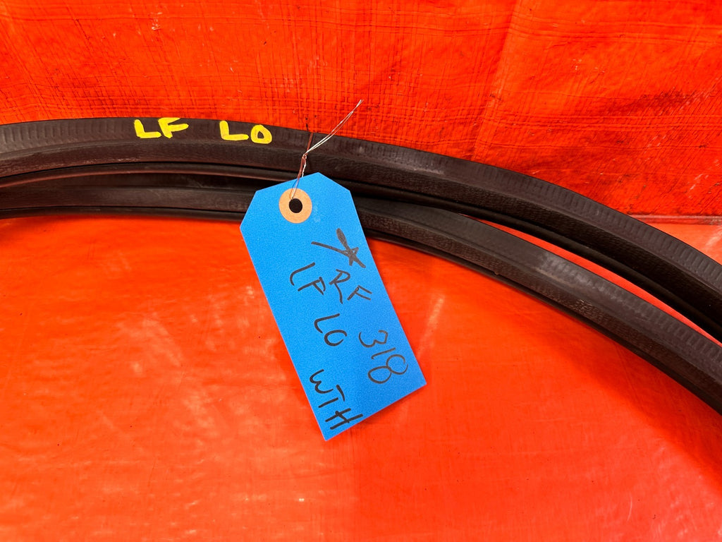 10 16 HYUNDAI GENESIS COUPE   CHASSIS TO DOOR OPEN TRIM WEATHER STRIP LEFT RIGHT7