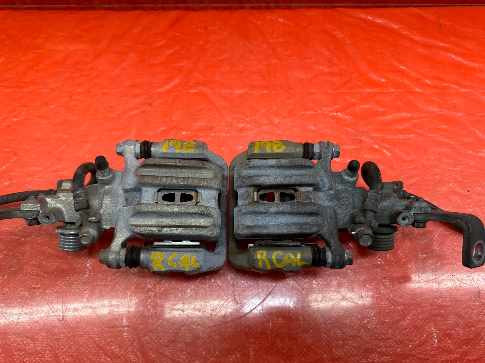 00 09 HONDA S2000   LEFT AND RIGHT REAR BRAKE CALIPERS   OEM FACTORY #1988