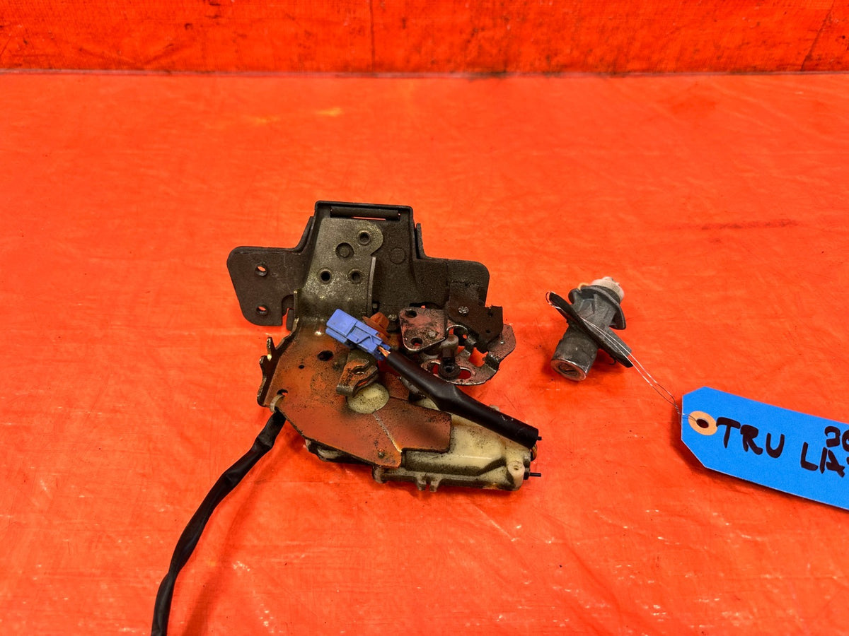 02-05 HONDA CIVIC SI EP3 HATCH - REAR TAILGATE TRUNK RELEASE LATCH LOCK OEM #3082