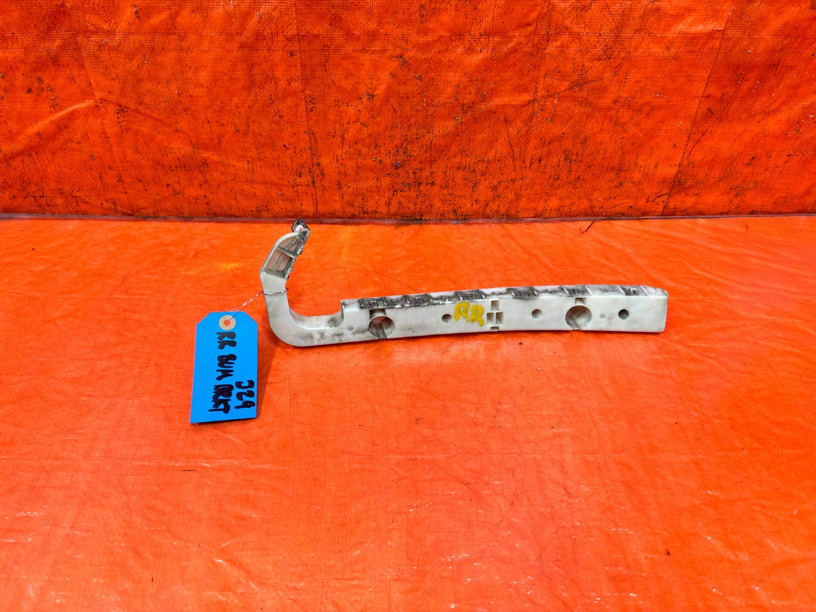 2009 2015 INFINITI Q60 G37 CONVERTIBLE REAR BUMPER SIDE BRACKET MOUNT RIGHT #3290