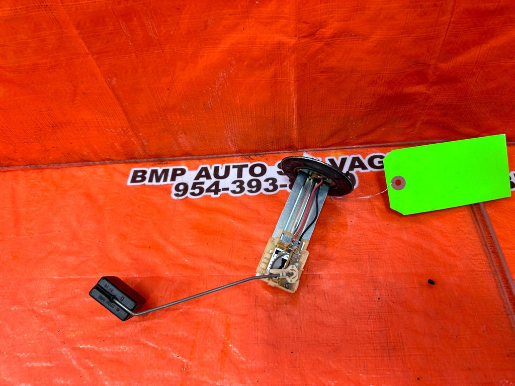 02 05 LEXUS SC430   GASOLINE GAS FUEL LEVER SENSOR METER UNIT   OEM #2619
