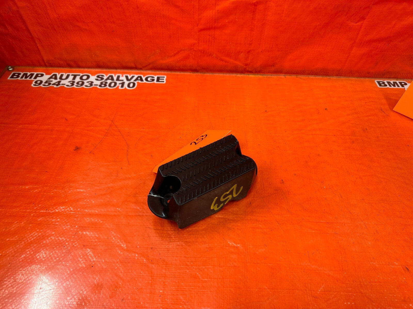 94 01 ACURA INTEGRA   FOOT REST / DEAD PEDAL ASSEMBLY   OEM FACTORY #2530