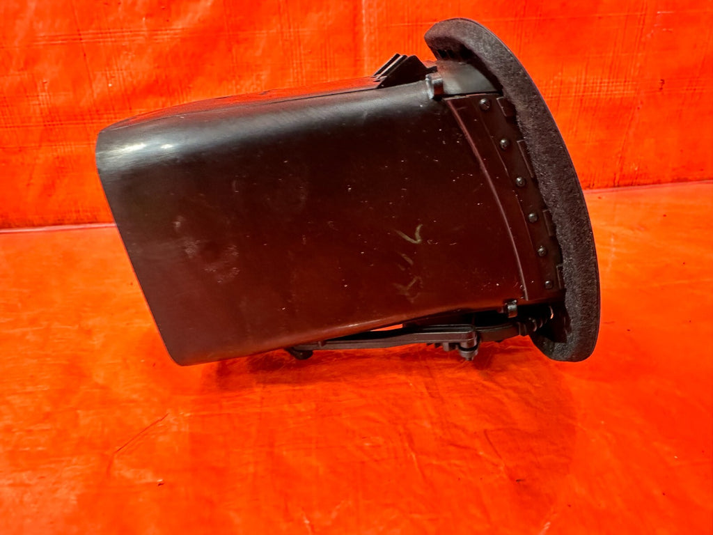 94 01 ACURA INTEGRA   PASSENGER RIGHT AC AIR CONDITIONING VENT R RH   OEM OE 2749