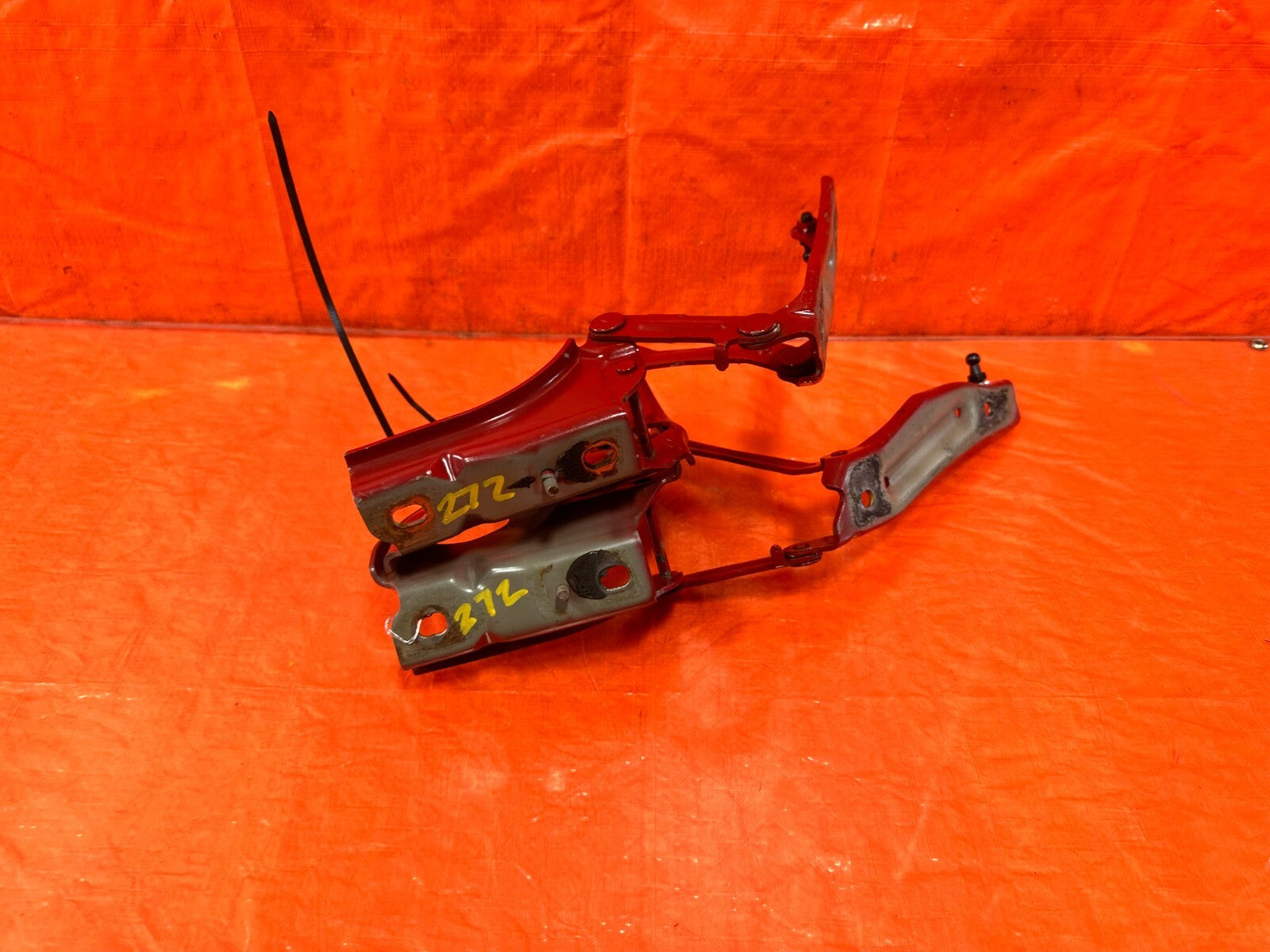 93 97 HONDA DEL SOL   LEFT AND RIGHT TRUNK HINGES   OEM FACTORY #2726