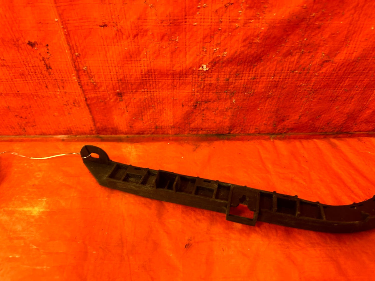 04-08 ACURA TSX - RIGHT REAR - BUMPER BRACKET CLIP SPACER RETAINER - OEM #3046