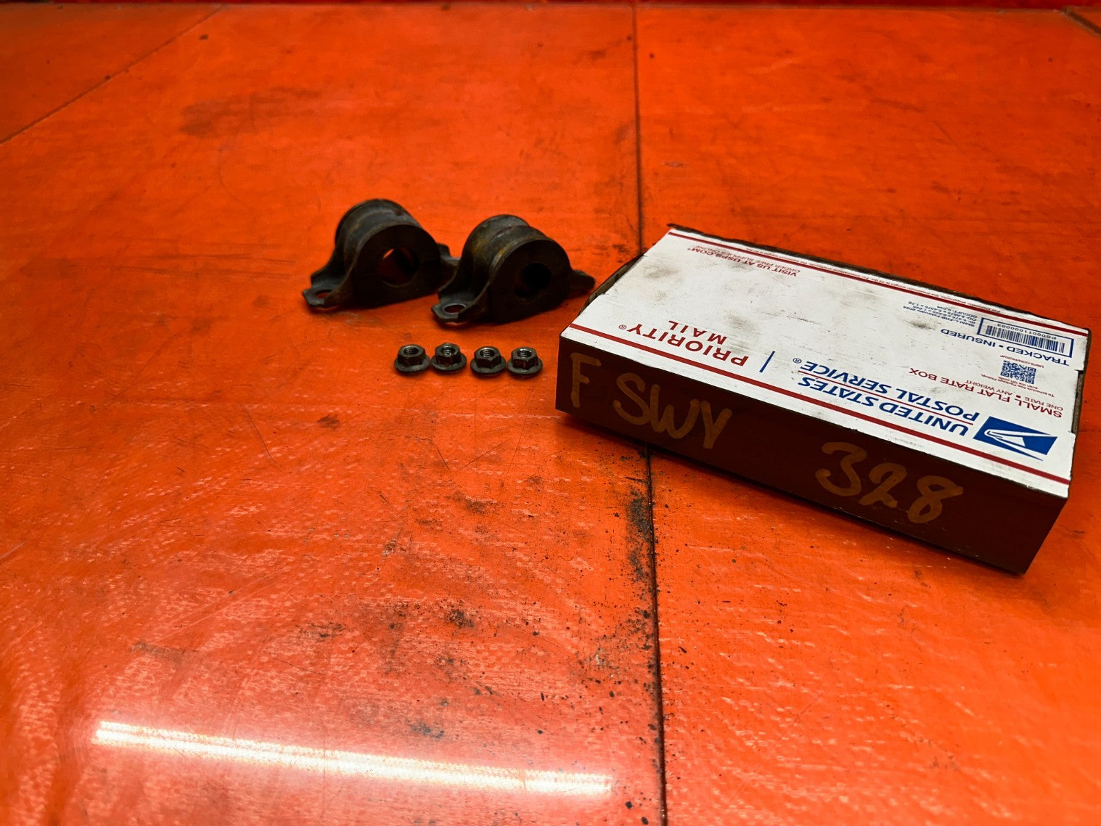 08 15 INFINITI G37 2D  COUPE   SWAY BAR BRACKETS REAR LEFT RIGHT OEM #3280
