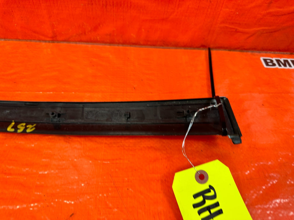 92 95 HONDA CIVIC COUPE   PASSENGER RIGHT DOOR SASH TRIM MOLDING STRIP   OEM 2578