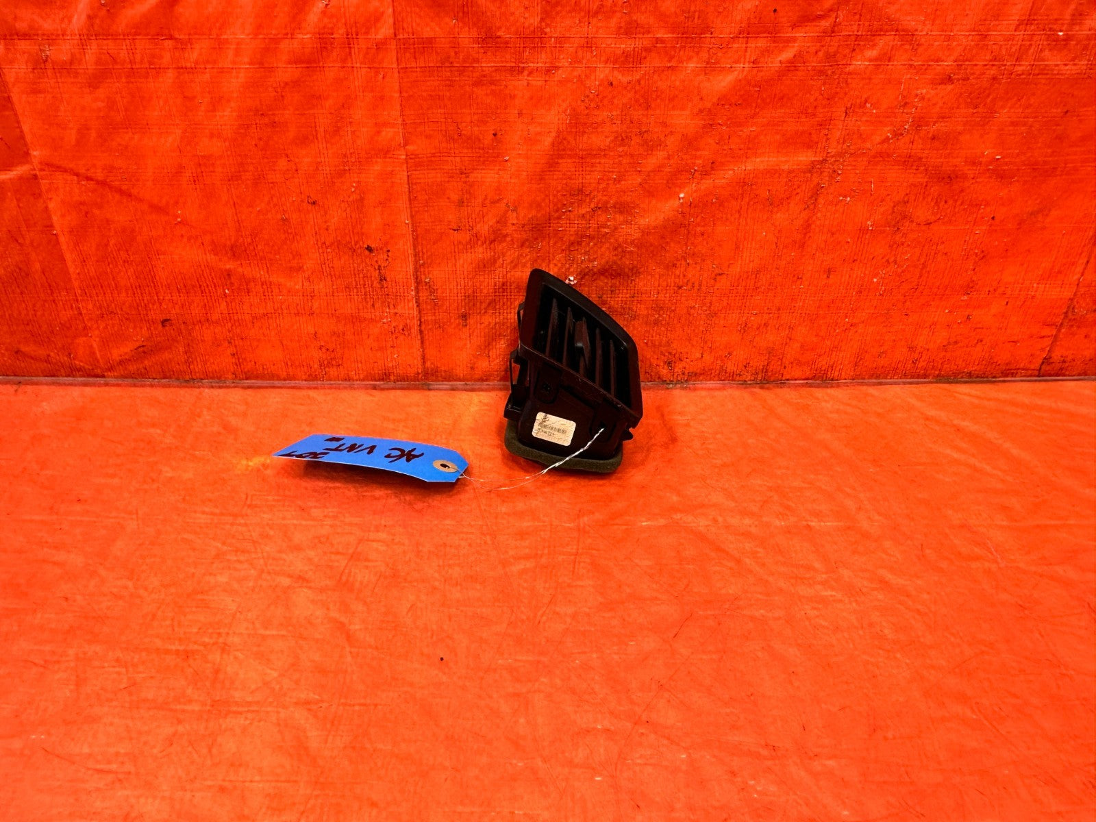 06 11 HONDA CIVIC   PASSENGER RIGHT AC VENT   THIS IS THE OUTER ONE   OEM #3072