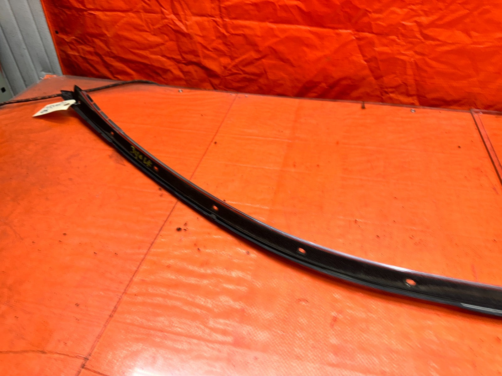 94-01 ACURA INTEGRA 4D LEFT DRIVER ROOF GLASS TRIM DRIP RETAINER OEM #34021