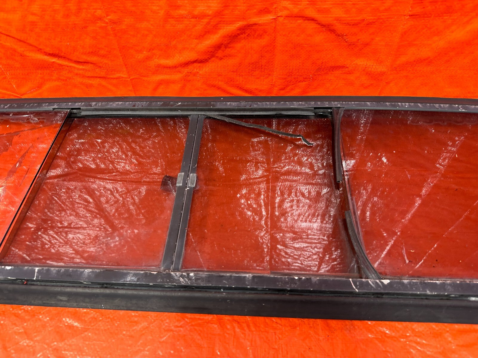 95 00 TOYOTA TACOMA   REAR GLASS WINDOW   HAS SLIDING OPTION   OEM #2499