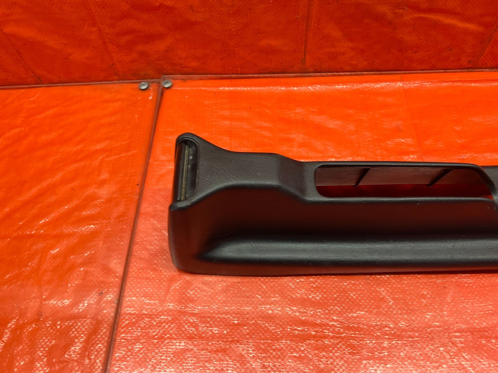 90 93 ACURA INTEGRA   ARM REST CENTER CONSOLE STORAGE DELETE   BLACK   OEM #16010