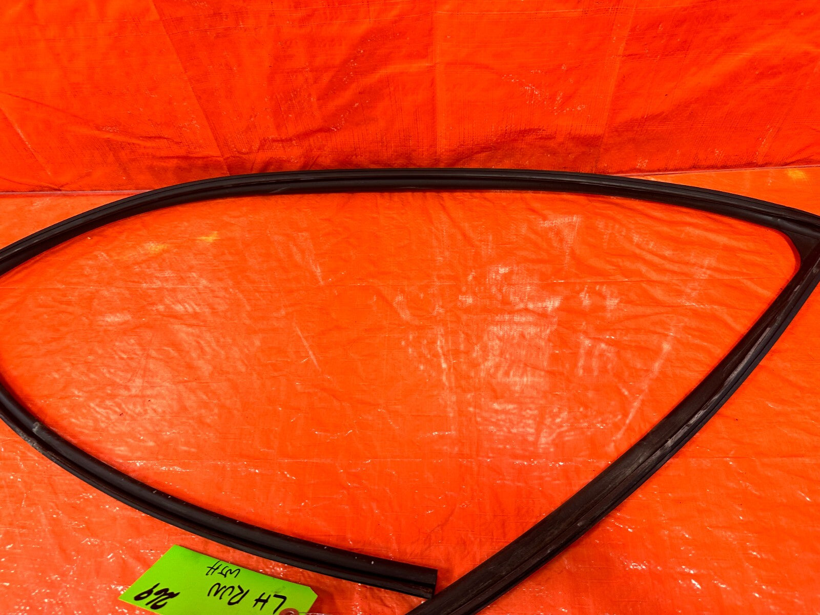 12 15 HONDA CIVIC SI 2D COUPE DRIVER LEFT FRONT WINDOW GLASS RUN CHANNEL OEM 2697
