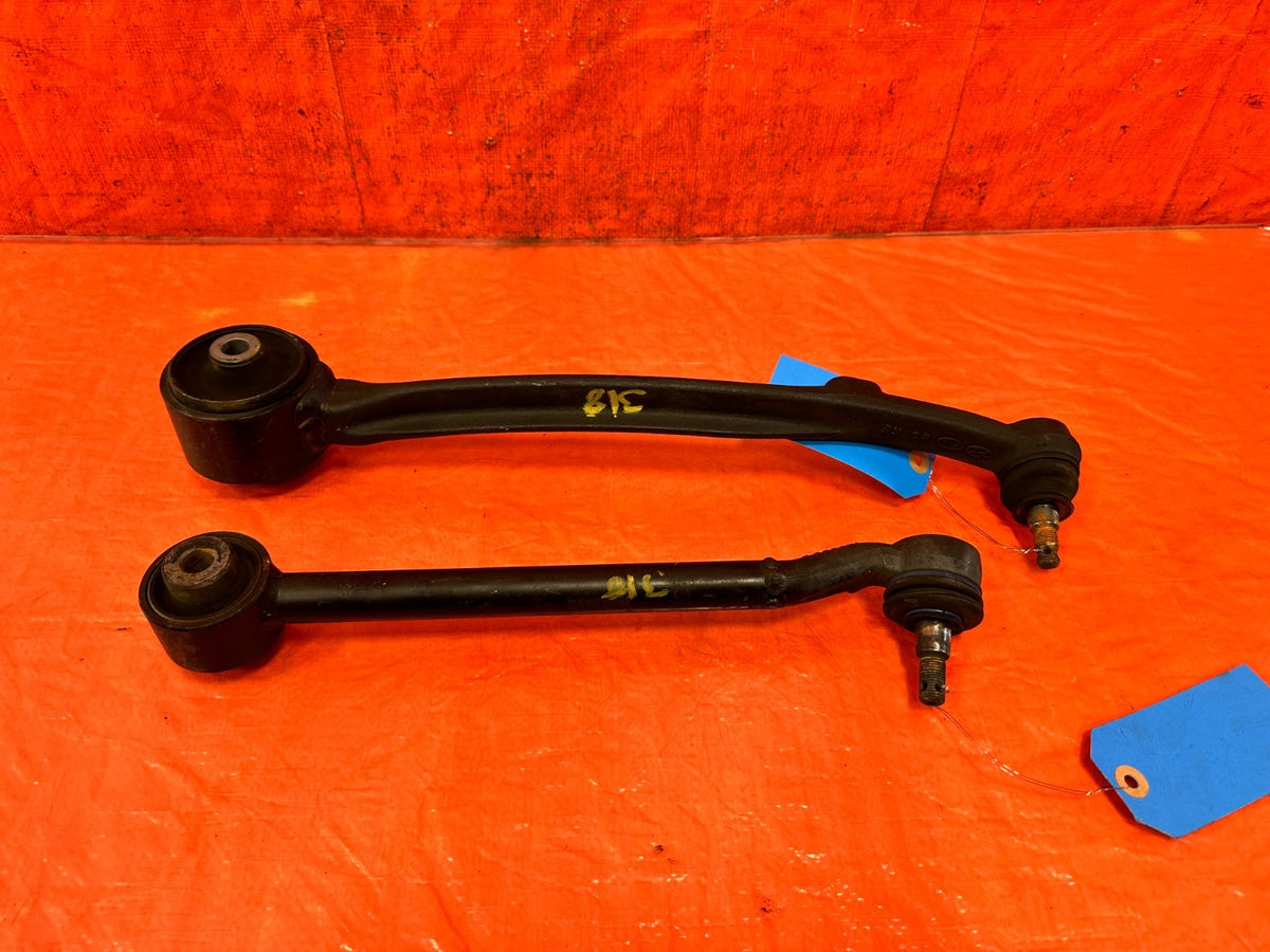 13-16 HYUNDAI GENESIS COUPE - RIGHT FRONT LOWER CONTROL ARMS  - OEM 31813