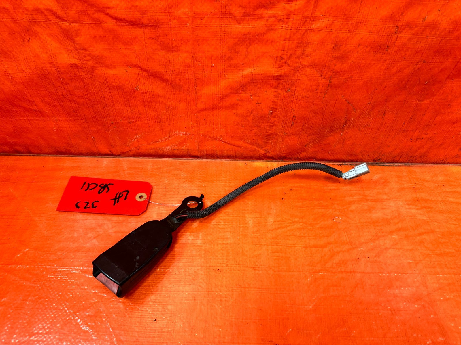 92 95 HONDA CIVIC   2D COUPE DRIVER LEFT FRONT SEAT BELT CLIP BUCKLE OEM 3277