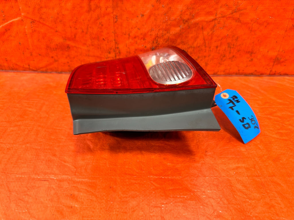 09 11 HONDA CIVIC SEDAN RIGHT OUTER TAIL LIGHT LAMP QUARTER PANEL OEM OE 3073