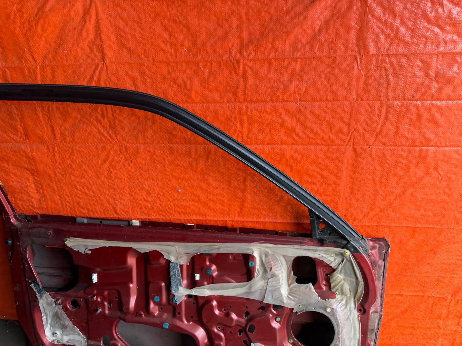 90 91 HONDA CIVIC HATCHBACK   DRIVER LEFT DOOR SHELL SKELETON FRAME   OEM 31710