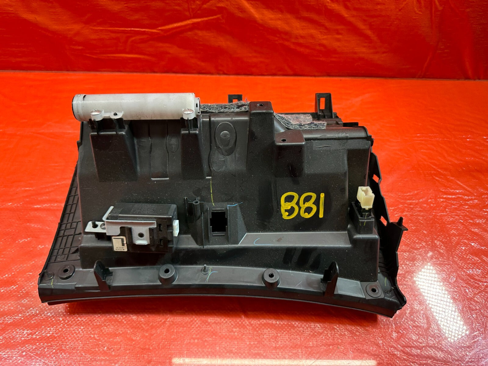 08 15 INFINITI G37 & Q60   2D COUPE   GLOVE BOX DASH BOARD TRIM PANEL   OEM #1888