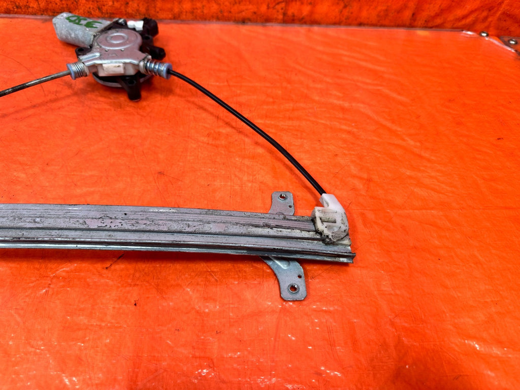 04 08 ACURA TSX   PASSENGER RIGHT FRONT   WINDOW REGULATOR W/ MOTOR   OEM #3303