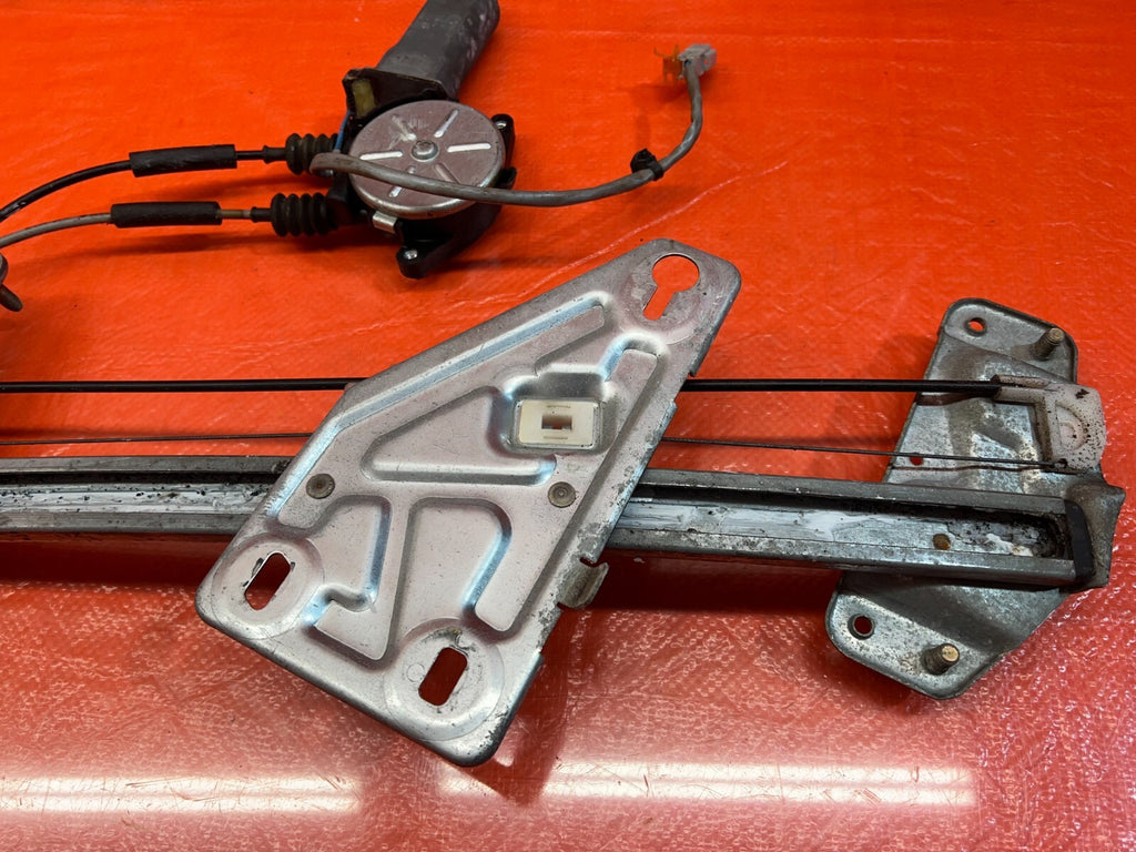 94 01 ACURA INTEGRA SEDAN PASSENGER RIGHT FRONT WINDOW REGULATOR MOTOR OEM #2283
