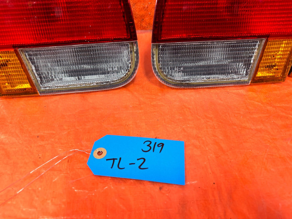 96 98 HONDA CIVIC COUPE 2 DOOR   RED WHITE ORANGE   STANLEY   OEM TAIL LIGHTS4
